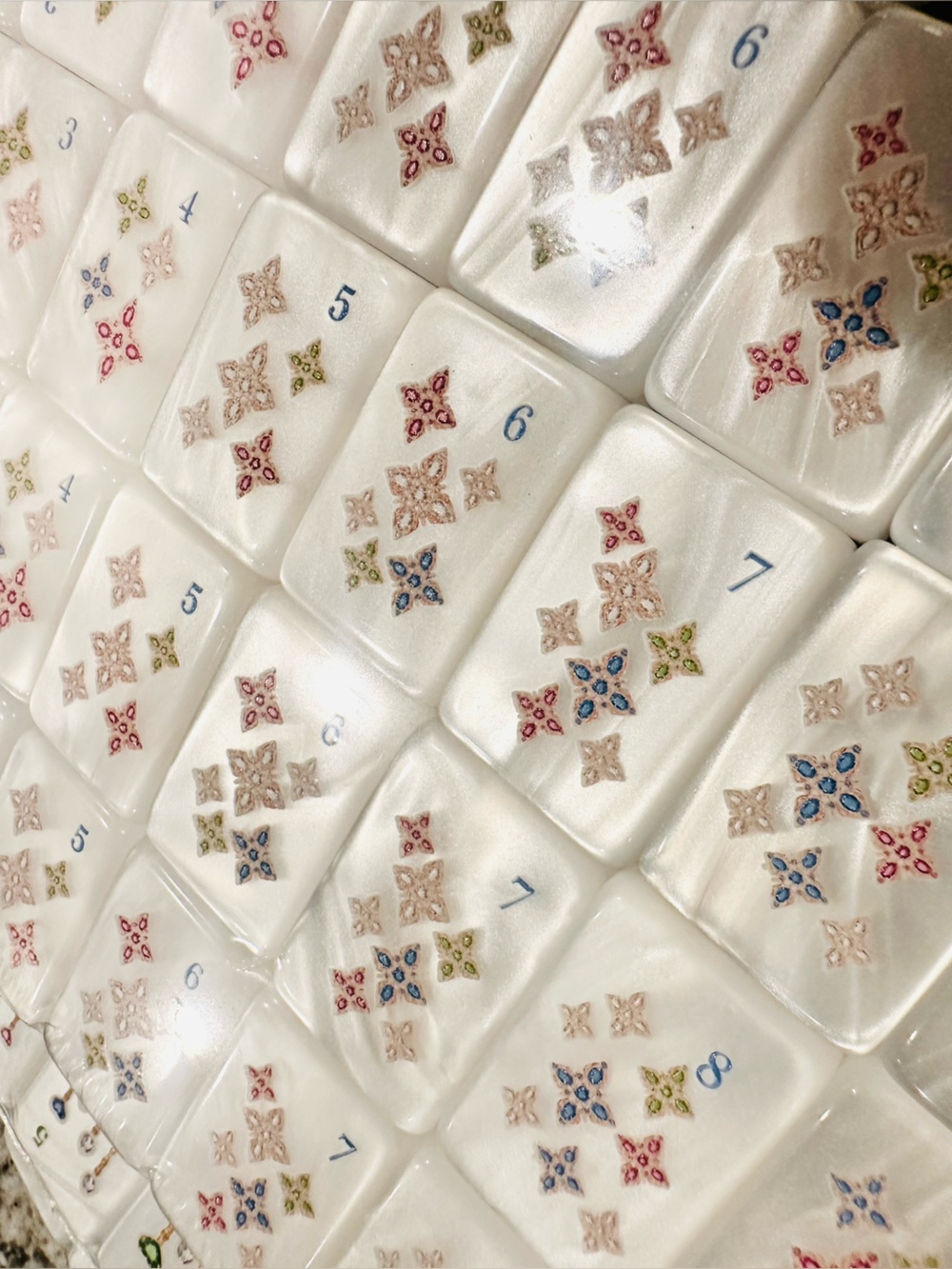 NIB Luxe, Premium, Pearlized American Mahjong Tiles Pearl Crown 160 pieces - Picture 2 of 8